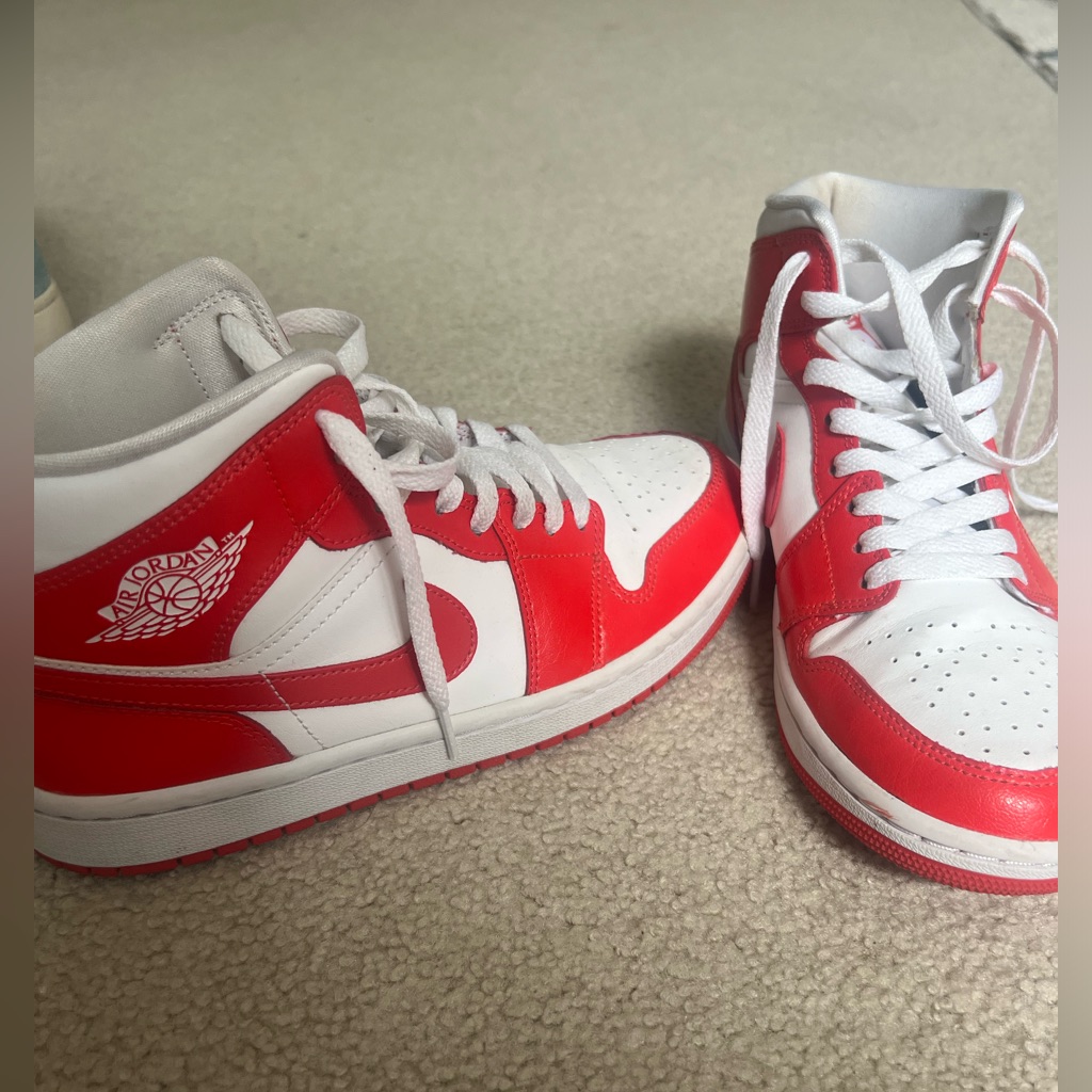 Air Jordan 1 Mid 'Habanero Red'